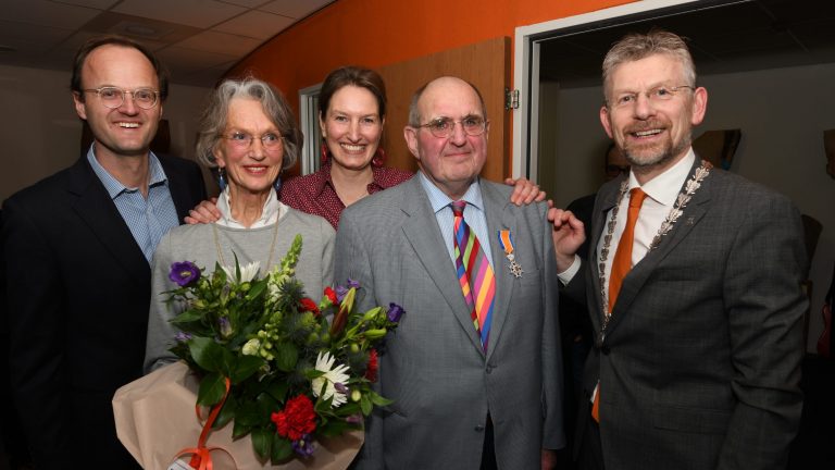 Koninklijke onderscheiding voor dr. Piet de Bruijn uit Zoelen